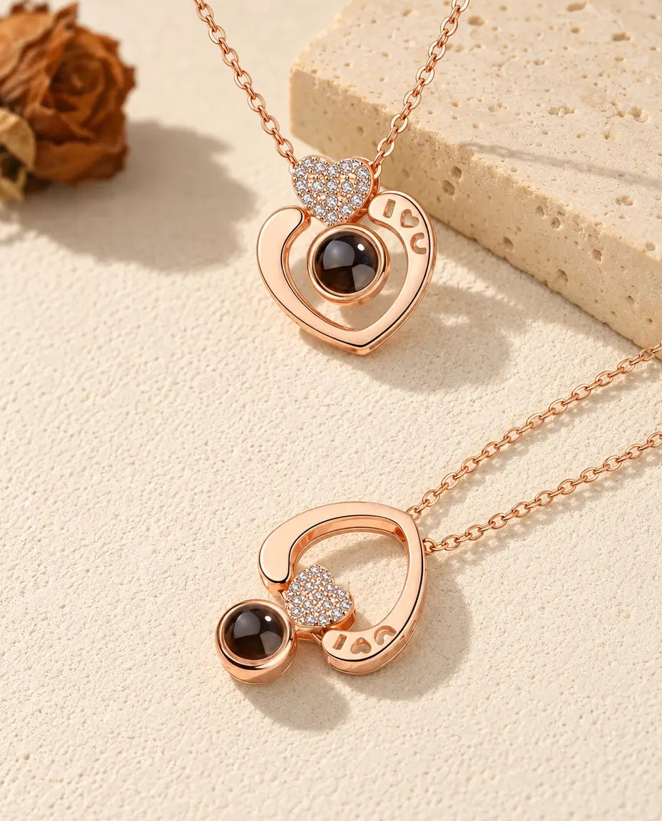 Deux façons de porter le cœur ouvert couleur or rose : cœur en zircons en haut ou retourné en bas