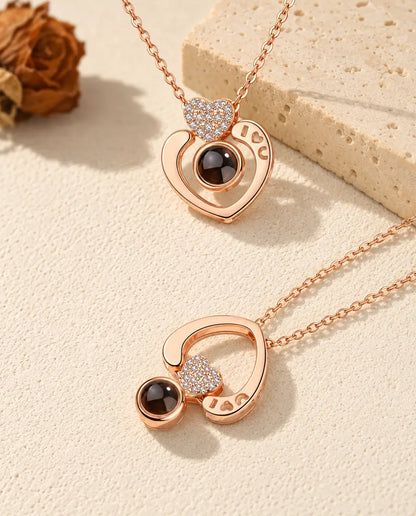 Deux façons de porter le cœur ouvert couleur or rose : cœur en zircons en haut ou retourné en bas