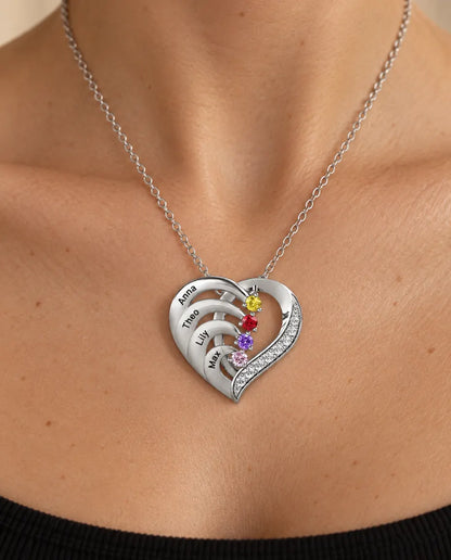 Collier Pierre de Naissance - porté par un mannequin