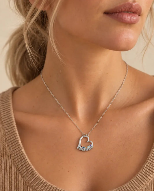 Collier Pierre de Naissance - porté par un mannequin