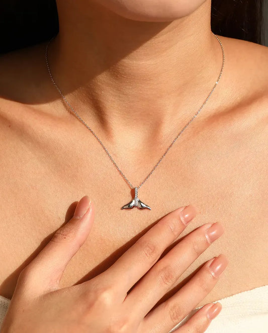 Collier Queue de Baleine - nageoire en argent poli, bélière pavée, chaîne 40+5 cm, argent massif 925