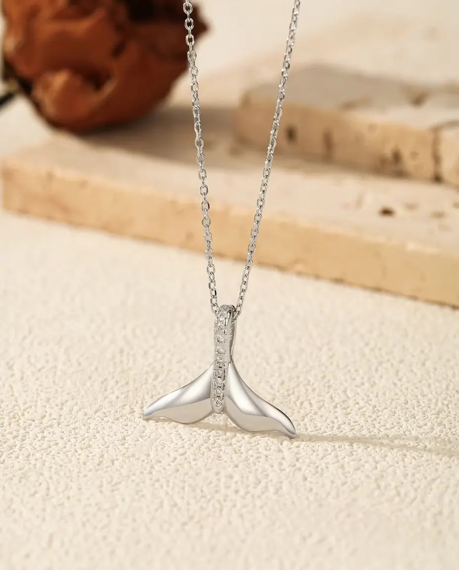 Collier Queue de Baleine - nageoire en argent poli, bélière pavée, chaîne 40+5 cm, argent massif 925