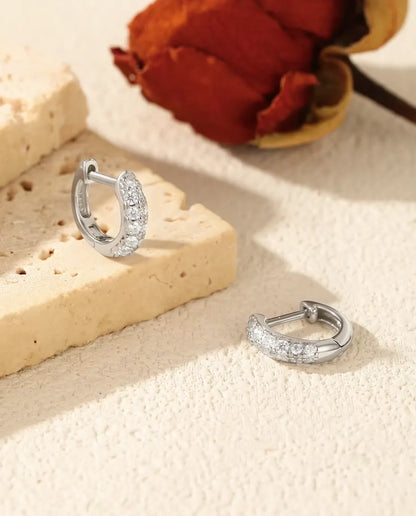 Créoles Huggie Moissanite pour Femme - 11 mm, pavage de 26 pierres couleur D et pureté VVS, argent 925