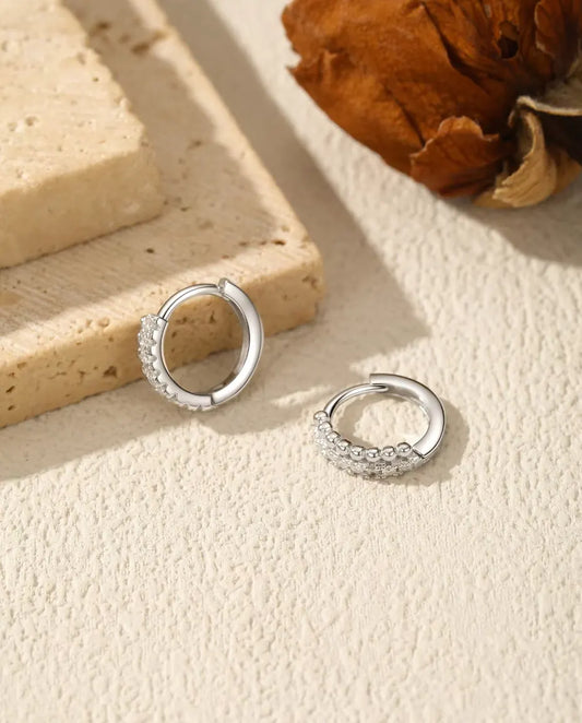 Créoles Moissanite Pavées - seize pierres de 1,3 mm sur deux rangs, 12 mm de diamètre, argent sterling 925