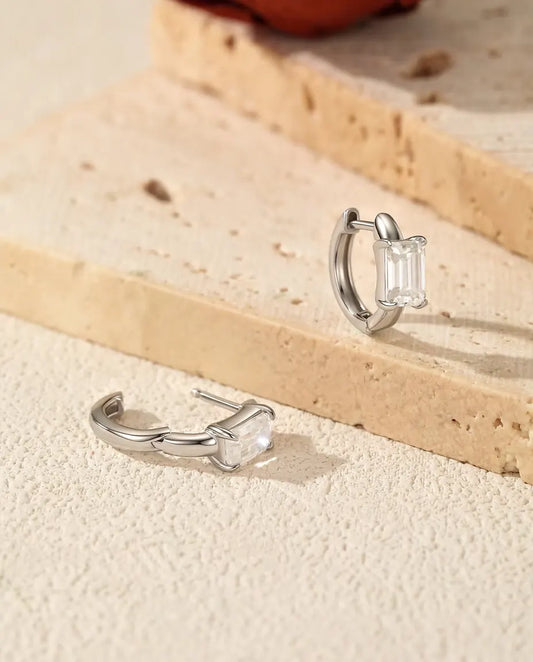 Créoles Moissanite Taille Émeraude - Pierre de 0,80 ct 4 x 6 mm par créole, diamètre 11,5 mm, argent massif 925