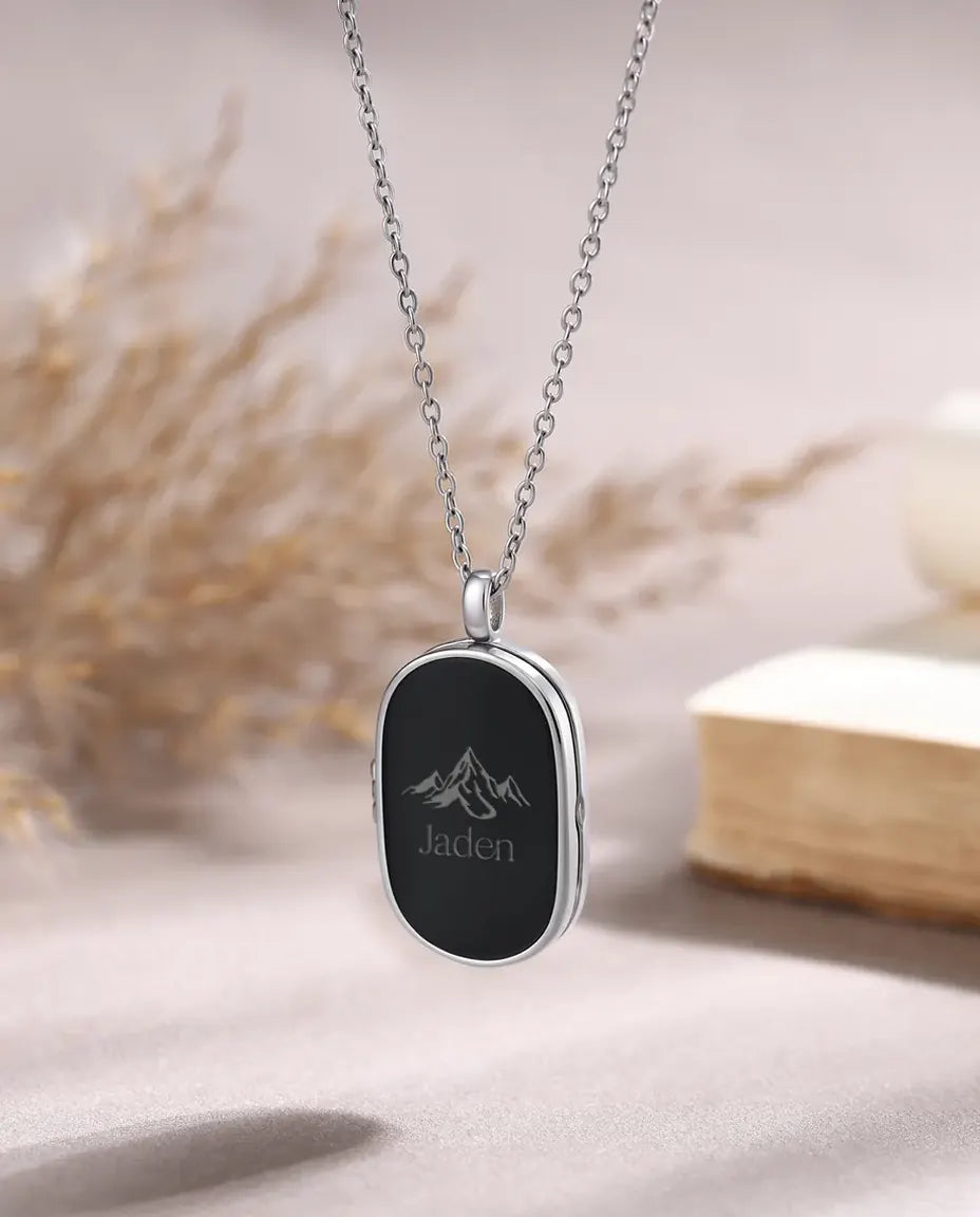 Médaillon Photo Homme – Pendentif Ovale Noir avec 2 Photos à l'Intérieur, Gravure Montagne et Prénom, Cadeau pour Lui, Papa