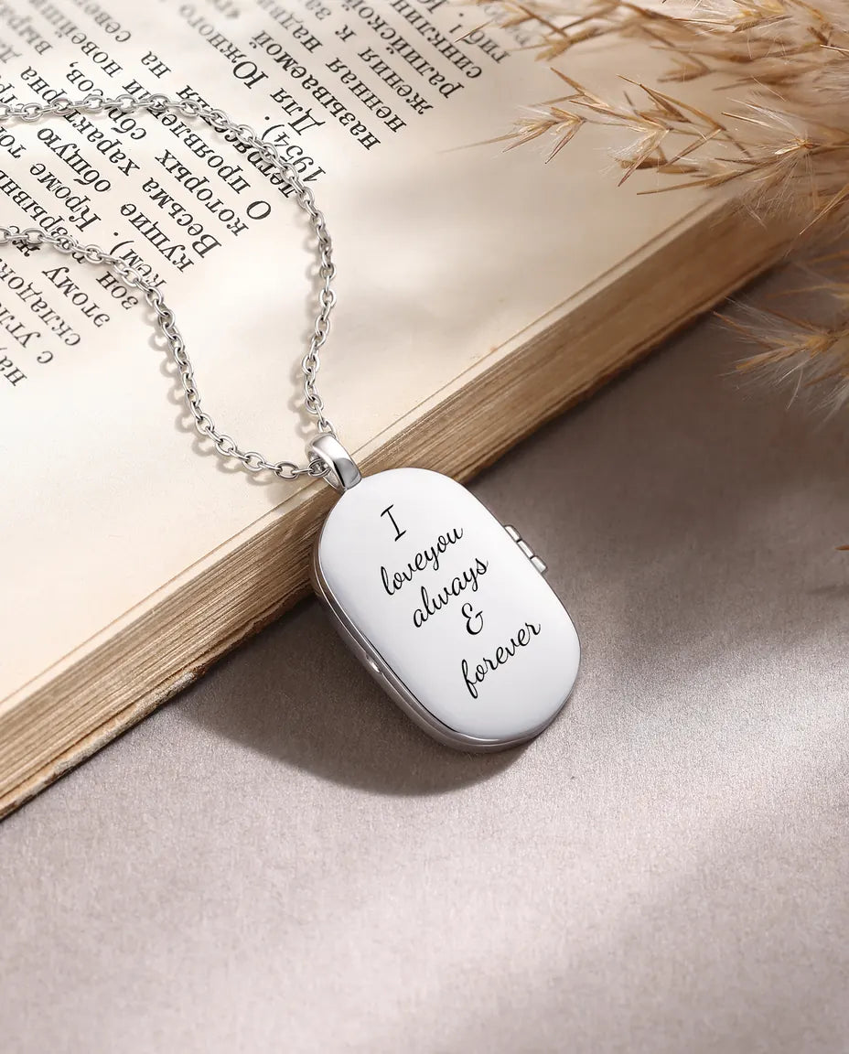 Médaillon Photo Homme – Pendentif Ovale Noir avec 2 Photos à l'Intérieur, Gravure Montagne et Prénom, Cadeau pour Lui, Papa
