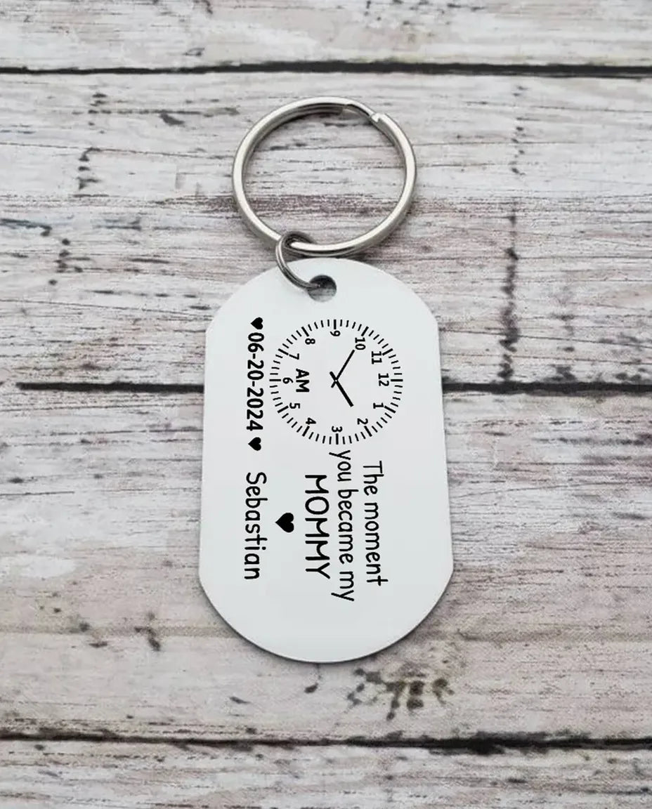 Version MOMMY gravée avec horloge, date et prénom